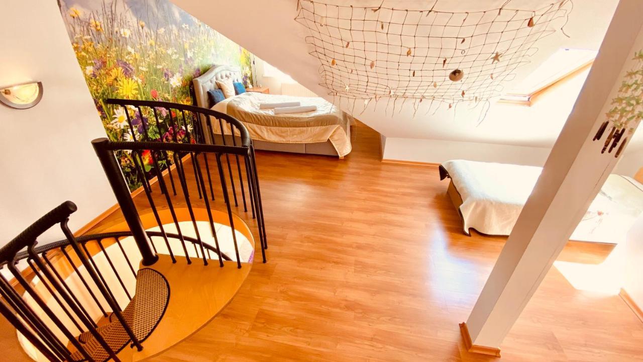 Sonnige Maisonette-Wohnung Mit Blick Auf Die Bucht จีฟโนฟ ภายนอก รูปภาพ